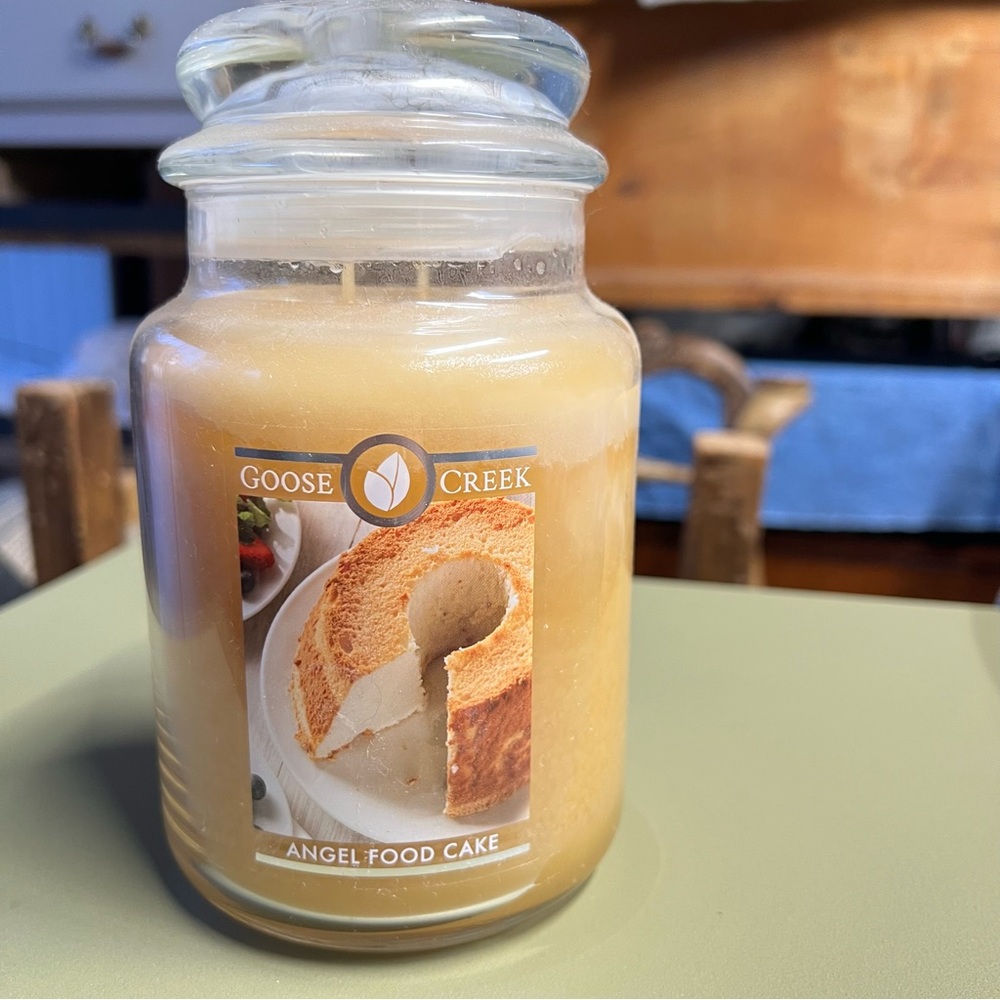 Goose Creek Angel Food Cake 24 oz jar Candle